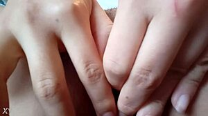 Szélesre nyitom a szűk picsámat