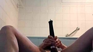 2025 01 17 ESCLAVE F AUTOSEANCE DE CARESSES ET MASTURBATION