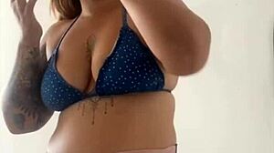 dei muito a buceta a noite e acordei desse jeito