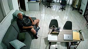 Me cogio mi maestro de cuando estaba en la escuela y ya esta viejo camara 2