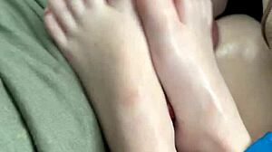 Honeyt giving daddy bare feet after long day 😍