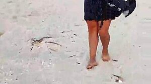 exhibiendome en playa mexicana mostrando tetas y culo
