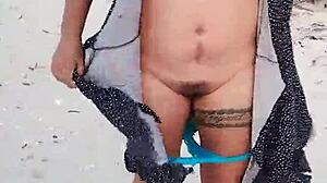 exhibiendome en playa mexicana mostrando tetas y culo