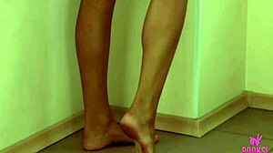 Short-Haired Coed Creams Hard as She Bangs Her Dripping Snatch in Bedroom