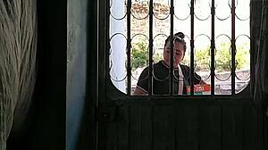 my temu order arrived and i don't have cash for the tip so i compensate the delivery guy differently