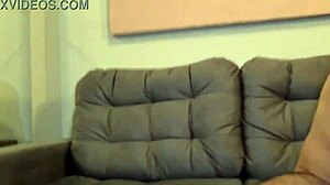 Brincadeira Entre Amigos Vira Troca De Casal - Morena Com Buceta Peludinha E Ruiva Com Bucetinha Rosa