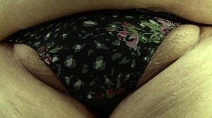 Mature woman shows off her anal in appreciation session