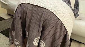 Mature woman shows off her anal in appreciation session