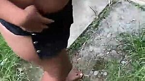 Mi Vecino Espera con Verga Parada para Follar Duro