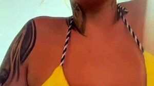 Treinando So De Biquini Fio Dental Na Academia De Frente A Praia Cheguei Ficar Toda Molhada De Tanto Tesao Que Escorria Nas Pernas Parecia Agua Do Mar