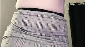 Look at this sexy fat ass dancing in fishnets