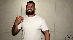 i fucked the skinny girl with huge ass completely.