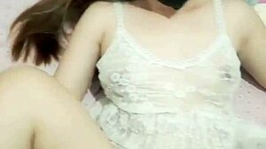 ngentot memek sempit istri sampai crot didalam