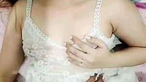 ngentot memek sempit istri sampai crot didalam