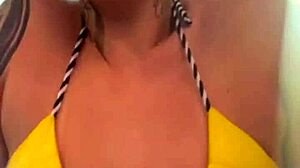 Treinando So De Biquini Fio Dental Na Academia De Frente A Praia Cheguei Ficar Toda Molhada De Tanto Tesao Que Escorria Nas Pernas Parecia Agua Do Mar