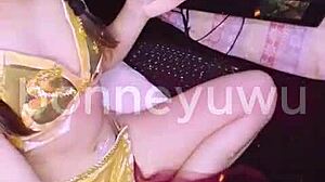 bonneyuwu cosplays leia star wars with facial ejaculation