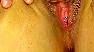 Want to cum while I work out and flaunt my big fat white butt in leggings?