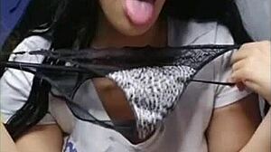 jovencita showing her panties on cam?