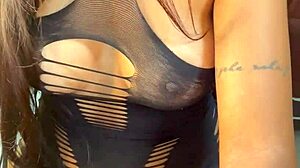 Linda Demais Oie, Featuring Hot Licking And Masturbation Scenes