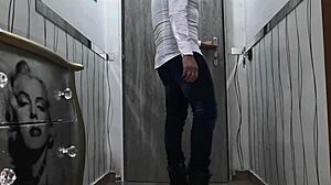 Ansima e geme i cazzo enorme sborra - apri la bocca e bevi il mio sperma