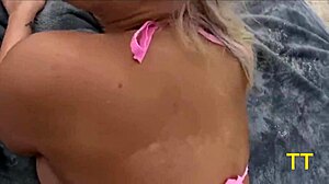 i saw brandi bae giving a stranger a hand on the public beach