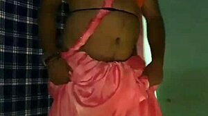 This shemale performs a hot mujra in saree