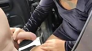 Puta mexicana es cogida entre los manglares para no ser descubierta por la gente