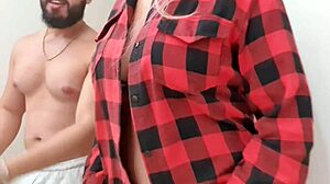 Estava tranquilo no meu quarto até que a tiffany montovani apareceu