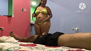 chica caliente folla muy fuerte con gran polla
