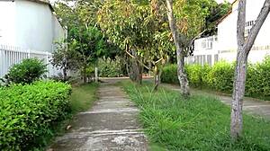 Extraño Convece A Latina De Grandes Tetas Para Videos Porno - Parte 1!