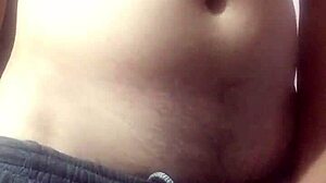 nứng quá, tôi đã thổ lộ cảm xúc với cô ấy trong buổi gặp gỡ đầy căng thẳng