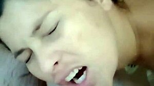 ruiva safada depila buceta pra rola e leitinho