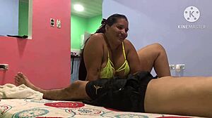 chica caliente folla muy fuerte con gran polla