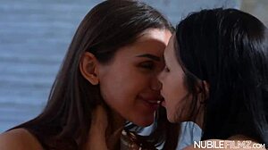 Hot Girlfriends Used to Hook Up!