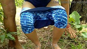 सौतेली माँ को पिता का छोटा लंड पसंद नहीं था इसलिए जंगल में सौतेले बेटे से चुदवा ली