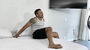 Rabuda Gostosa Entrando Na Piroca Grande No Cuzinho