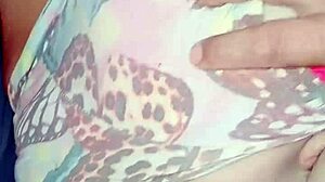 Esto es un video casero real donde me folla por las mañanas y me da su esperma espesa