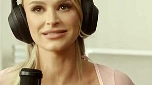 Redhead Babe Vanna Bardot & Gorgeous Blonde Emma Hix Scissor Until Orgasm In Passionate Girl On Girl