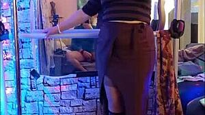 Hotwife Steffi Brown Slit Pussy Dance