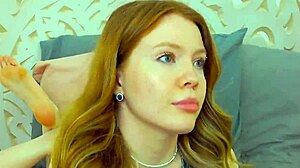 Sexy redhead wandy hill seductive typing and teasing