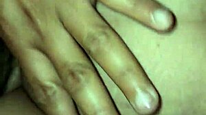 se puso caliente la puta latina con tatuajes