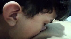 Fratele vitreg pervers linge pizda delicioasă a surorii vitrege latine de 18 ani