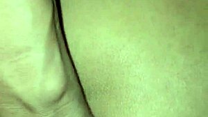 se puso caliente la puta latina con tatuajes