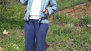 american tourist is saudi arabia is shocked sextoy dealer offers her a second hand dildo to gape her pussy