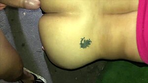 Follando a pequeña niñera culona.