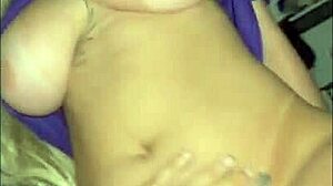 Rabuda gostosa ruiva novinha peituda sentando gostoso