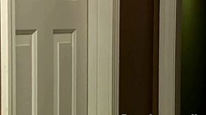 Shemale Babe Tugs Cumshot