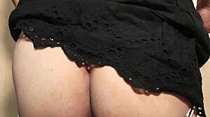 爆乳女子高生、お姉さんになってアナルピカピカ光らせてみる？