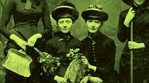 Have you checked out these vintage halloween antiques yet?