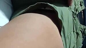 Mi cochito se moja cuando me toca el maldito viejo asqueroso